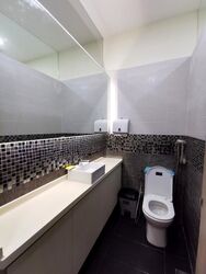 Connexion (D8), Retail #566899311